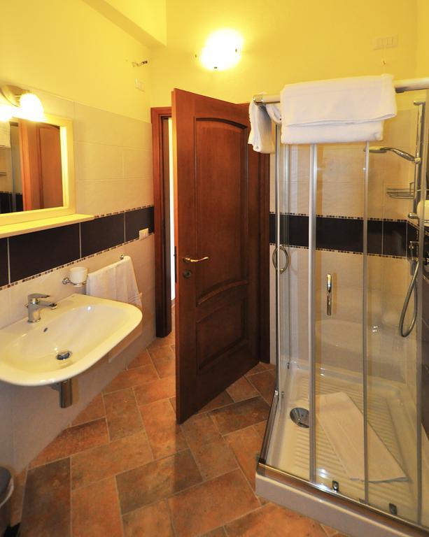 Affittacamere B&B La Villa Dei Graniti 빌라시미우스 객실 사진