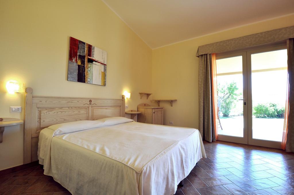 Affittacamere B&B La Villa Dei Graniti 빌라시미우스 객실 사진