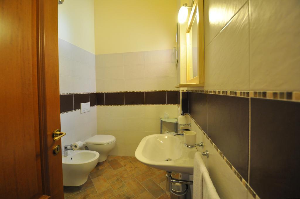 Affittacamere B&B La Villa Dei Graniti 빌라시미우스 객실 사진