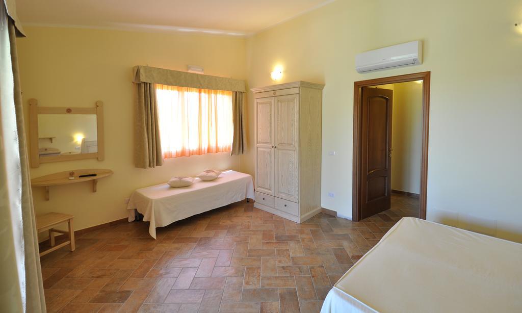 Affittacamere B&B La Villa Dei Graniti 빌라시미우스 객실 사진
