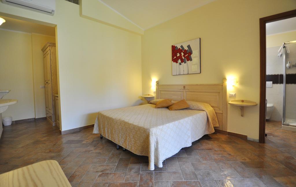 Affittacamere B&B La Villa Dei Graniti 빌라시미우스 객실 사진