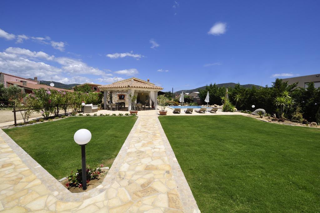 Affittacamere B&B La Villa Dei Graniti 빌라시미우스 외부 사진