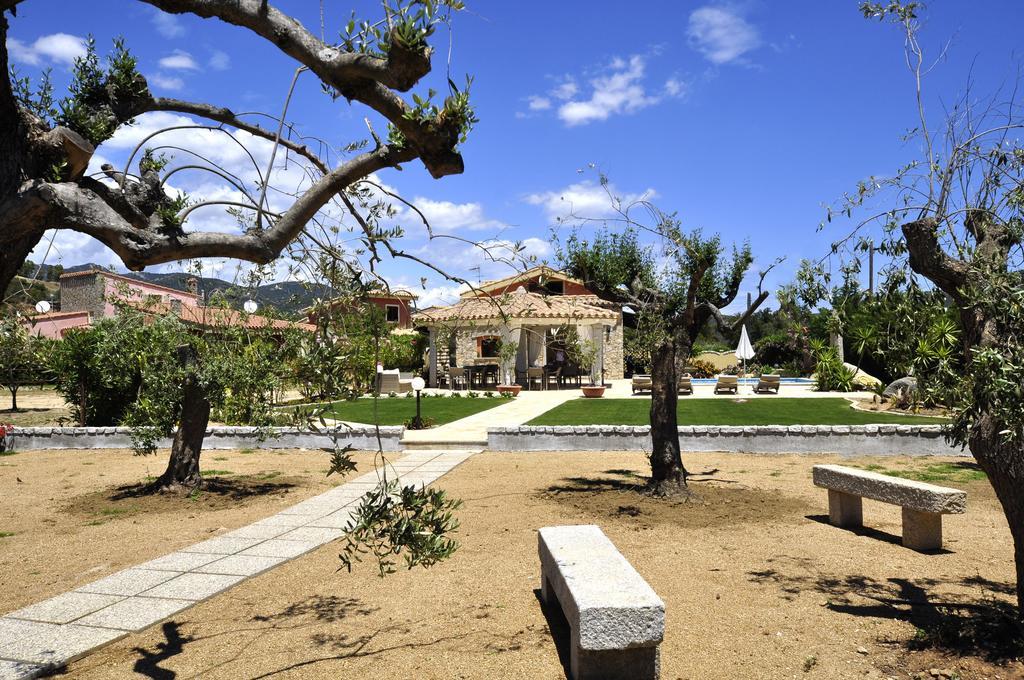 Affittacamere B&B La Villa Dei Graniti 빌라시미우스 외부 사진